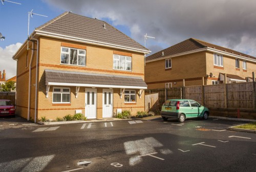 Arrange a viewing for 3 Bedroom Modern House Beswick Gardens