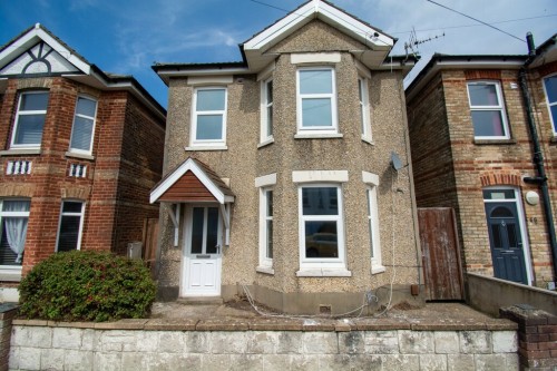 Arrange a viewing for Student house on Cardigan Road