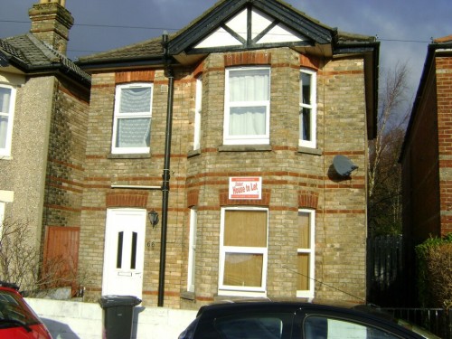Arrange a viewing for Student house on Cardigan Road