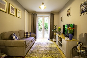 image of Flat 1 Fraser Court, 62 Talbot Road