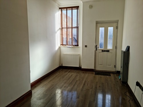 Arrange a viewing for 2 Bed Flat in Holly Tree Court