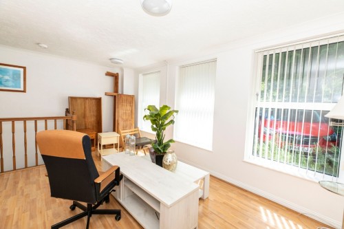 Arrange a viewing for 2 Bedroom Maisonette on Surrey Road