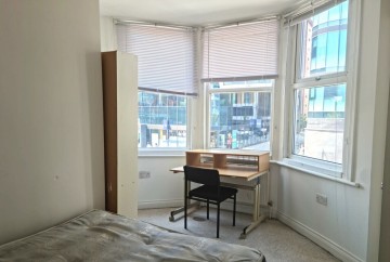 image of 48a Holdenhurst Road, Lansdowne