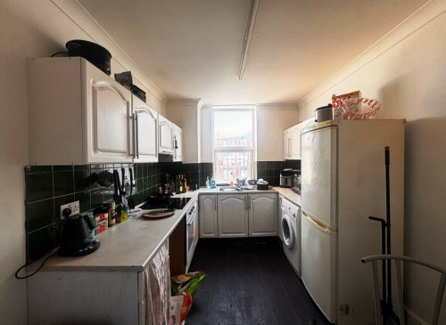 Arrange a viewing for 2/3 Bedroom flat in Town centre