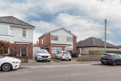 Arrange a viewing for Large 6 Bed Student house Winton