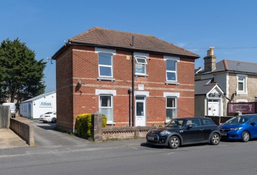 Arrange a viewing for CLOSE TO UNI Wycliffe Rd Winton