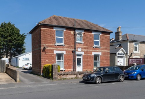 Arrange a viewing for CLOSE TO UNI Wycliffe Rd Winton Room Let!