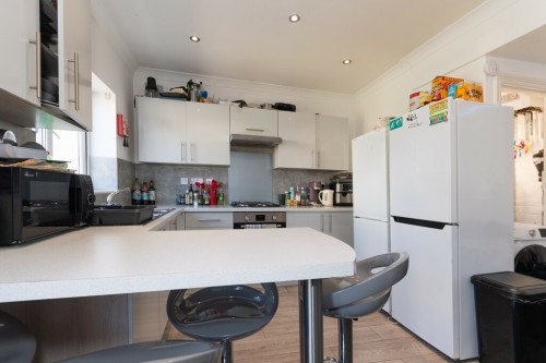 Arrange a viewing for Wycliffe Rd Winton Room Let! FREE DELIVEROO