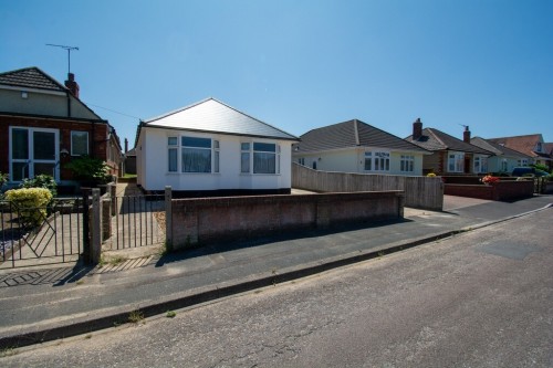 Arrange a viewing for 3 Bed Bungalow Middle Road