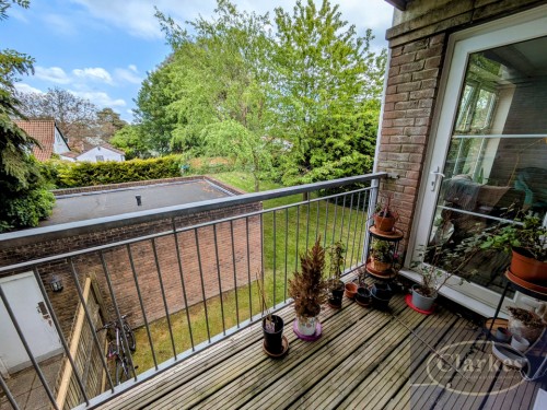Arrange a viewing for Spacious Flat, Richmond Park Road