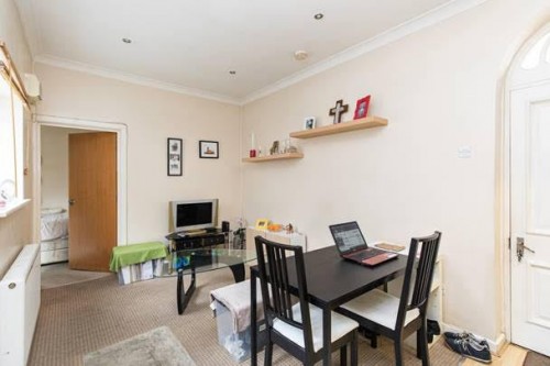 Arrange a viewing for 1 bed in Victoria Park Place, Winton